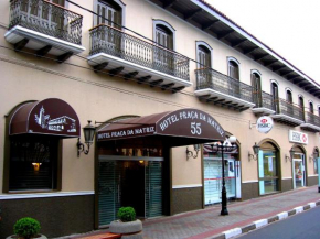  Hotel Praça da Matriz  Итапира